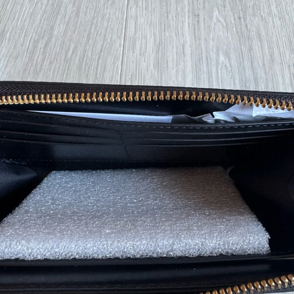 Marc Jacobs Black Key Card Holder Pebbled Leather - Picture 4 of 4